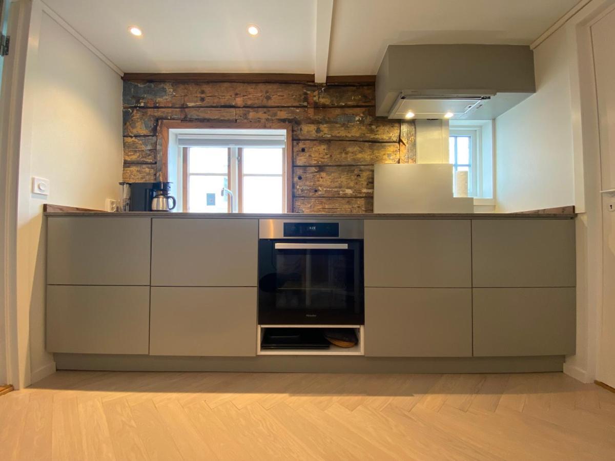 Entire Renovated Apartment From 1780 With Kitchen, Bath, Bedroom, And Living Room In Skuteviken Μπέργκεν Εξωτερικό φωτογραφία