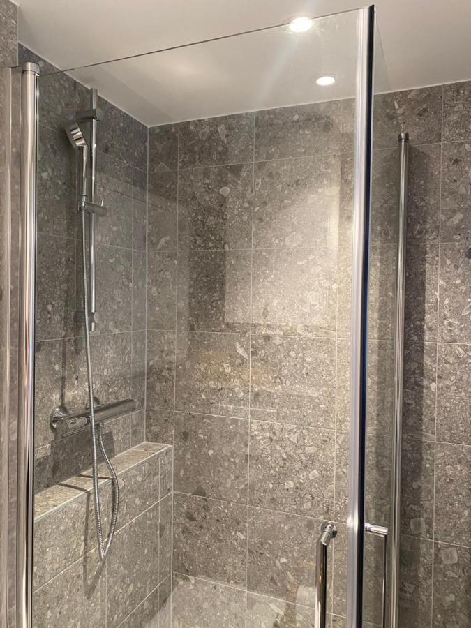Entire Renovated Apartment From 1780 With Kitchen, Bath, Bedroom, And Living Room In Skuteviken Μπέργκεν Εξωτερικό φωτογραφία
