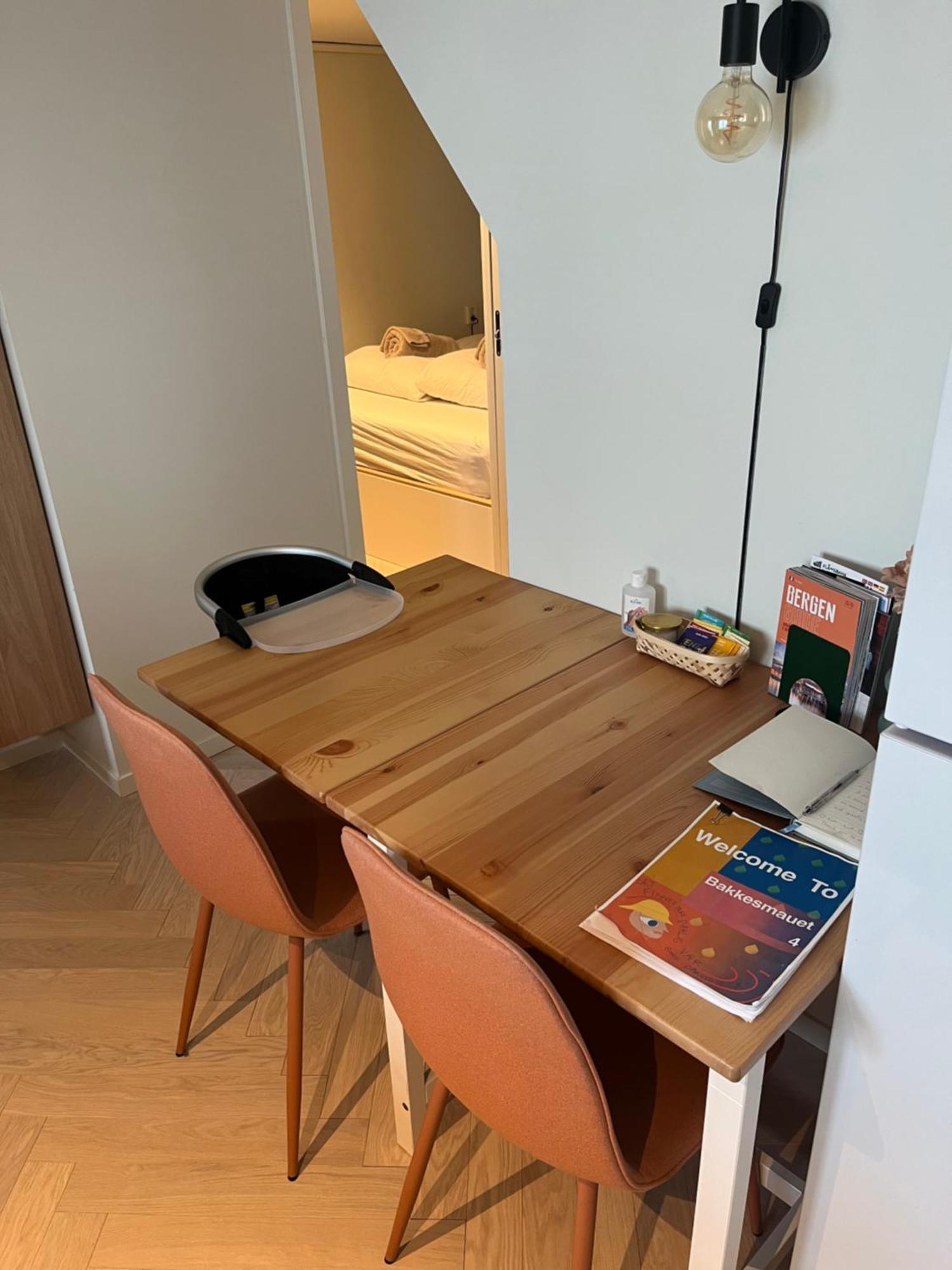 Entire Renovated Apartment From 1780 With Kitchen, Bath, Bedroom, And Living Room In Skuteviken Μπέργκεν Εξωτερικό φωτογραφία